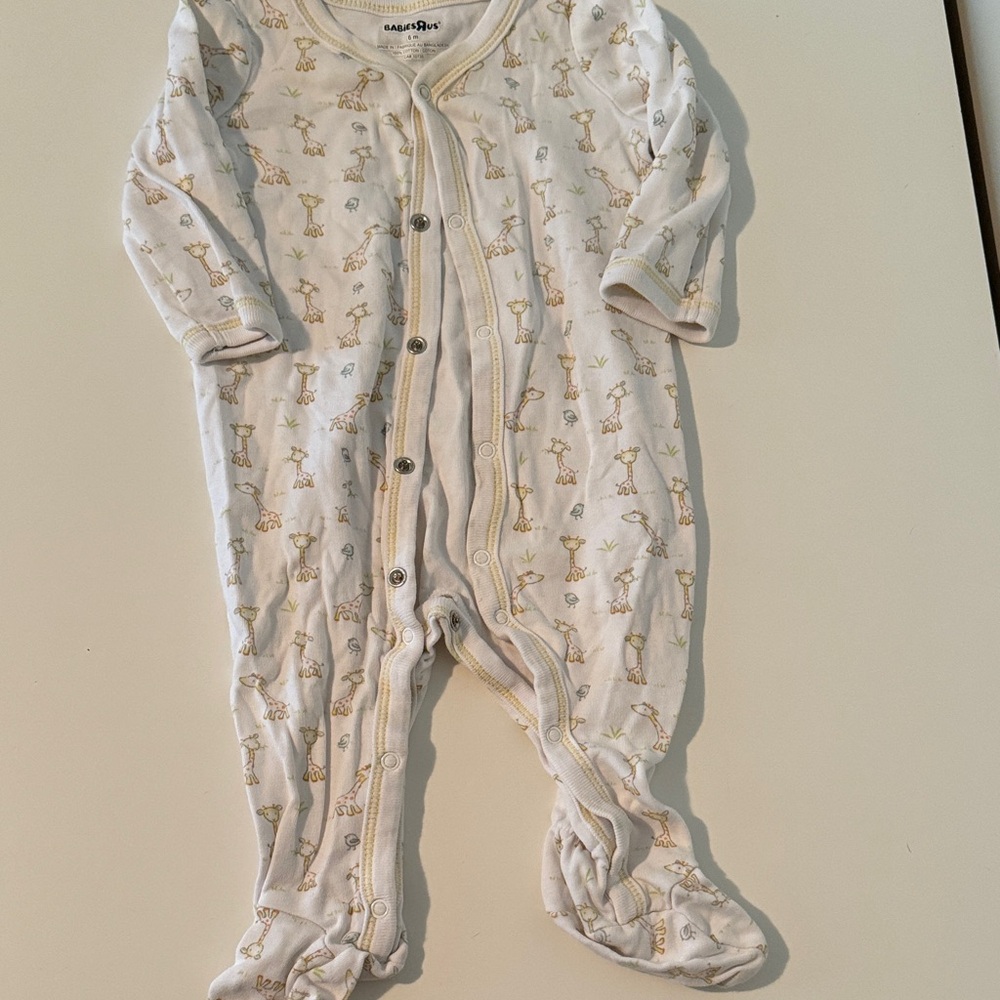 3 for $12 🔴 Baby One Piece with Animal Print giraffe